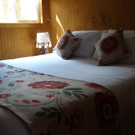 Hostal Lago Condor Puerto Natales Exterior photo