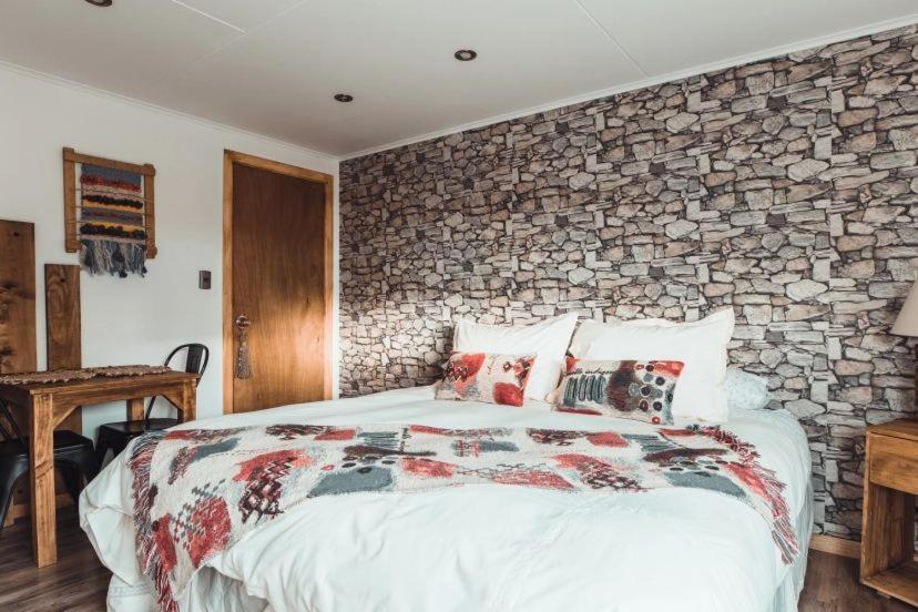 Hostal Lago Condor Puerto Natales Exterior photo