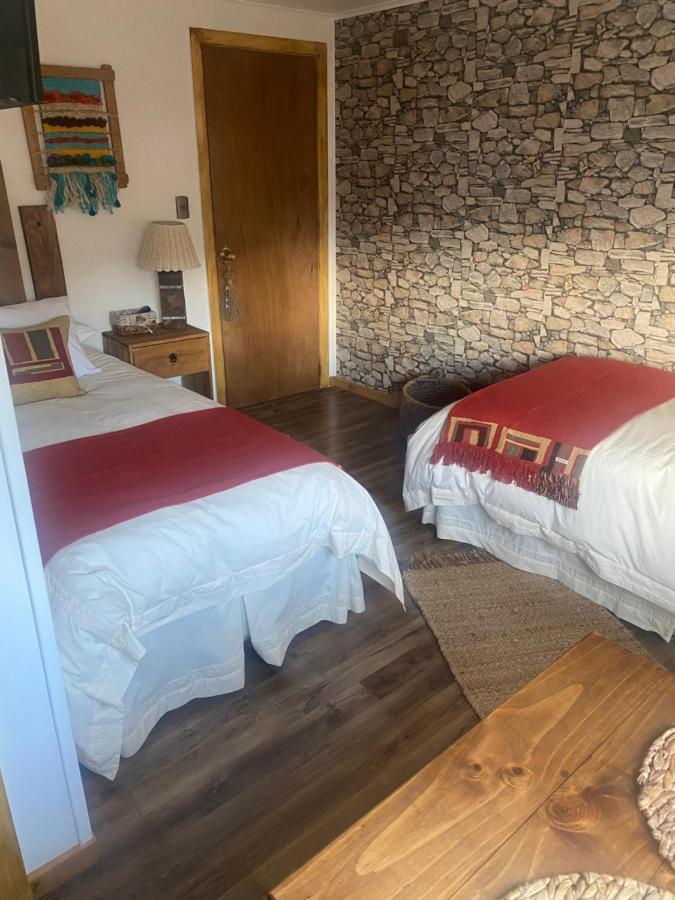 Hostal Lago Condor Puerto Natales Exterior photo