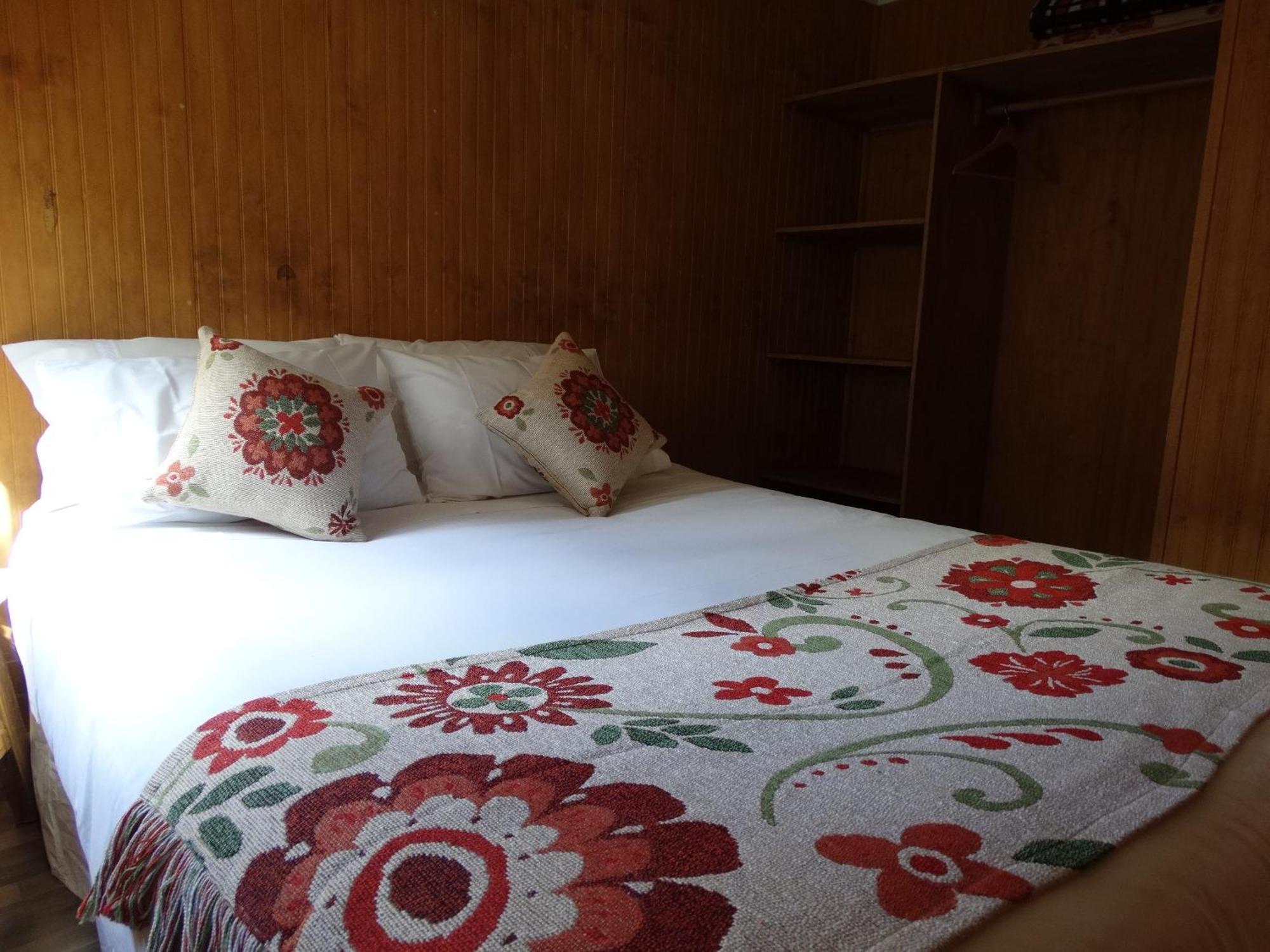 Hostal Lago Condor Puerto Natales Exterior photo